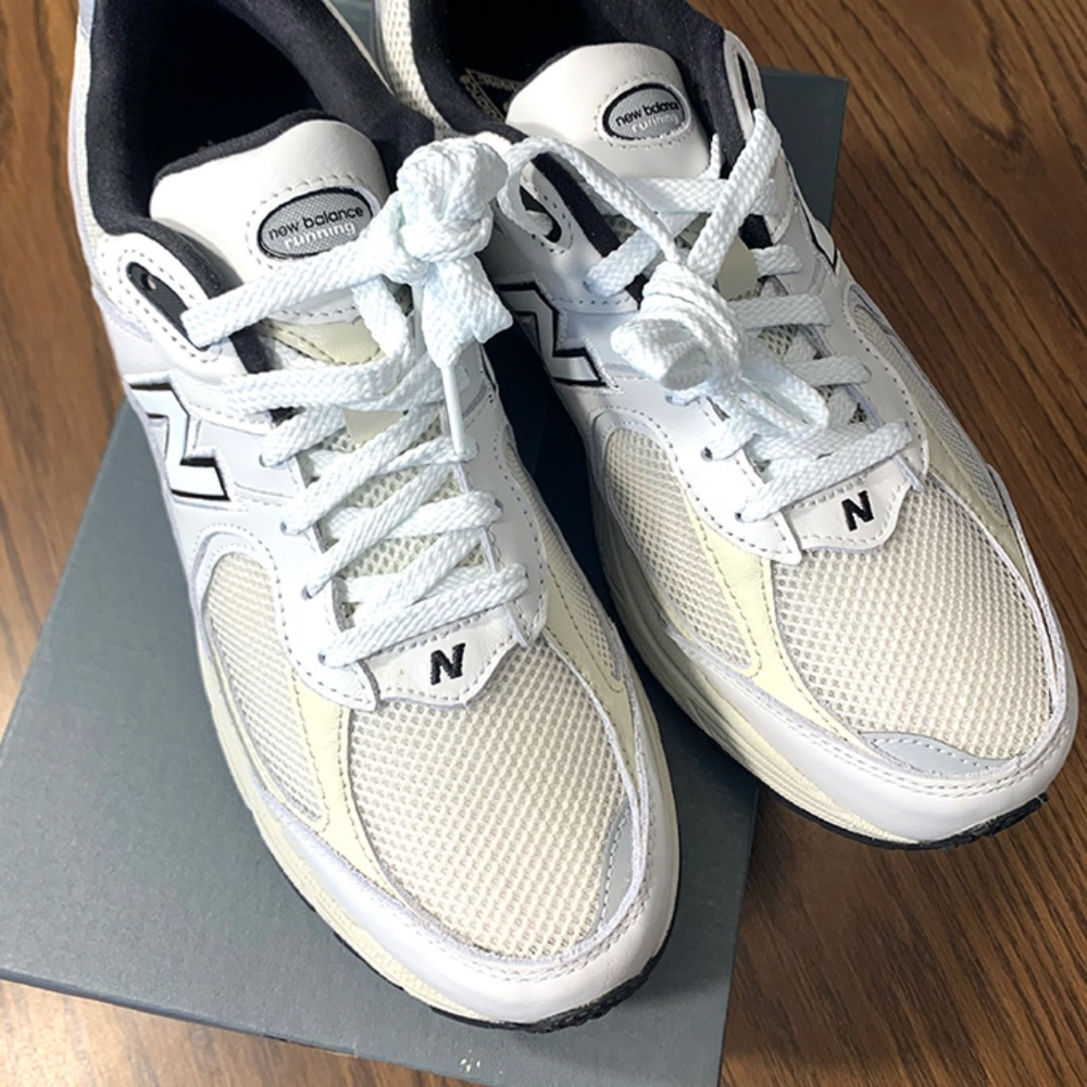New Balance Size US9.5 ML2002RQ Atlas Lemon Haze mens shoes sneakers